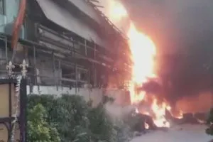 हैदराबाद : दवा फैक्ट्री में आग, 4 कर्मचारी झुलसे