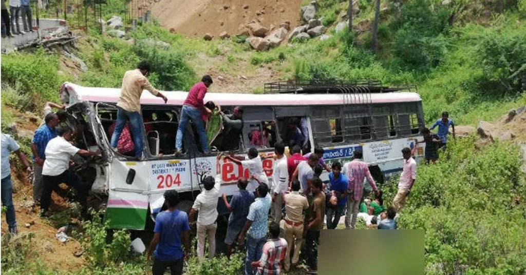 1556103060 bus accident