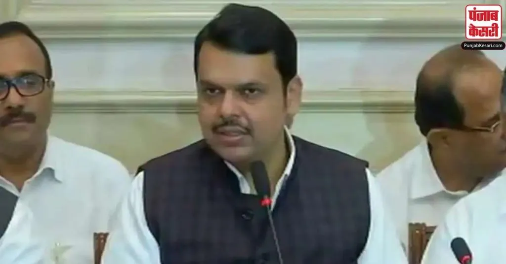 1660780040 devendra fadnavis oath