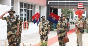 BSF Punjab Frontier ने पकड़ा पाकिस्तानी ड्रोन, बरामद हुए कई हथियार