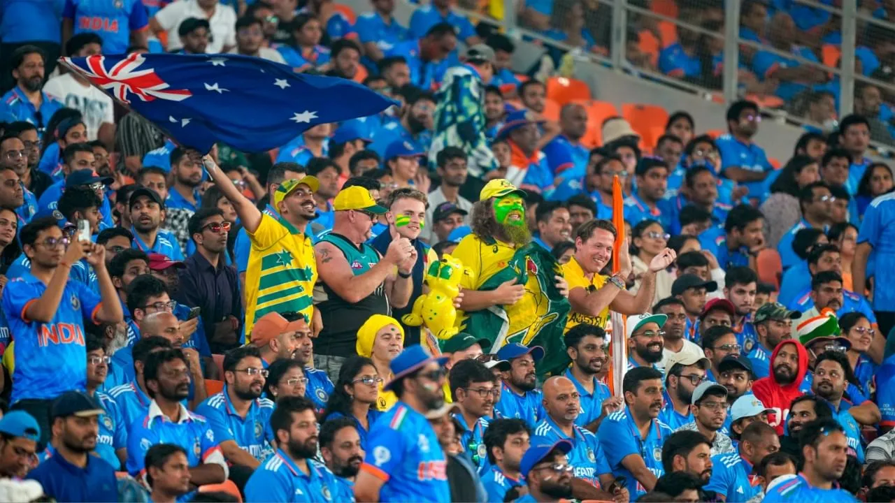 ind vs aus crowd narendra modi stadium