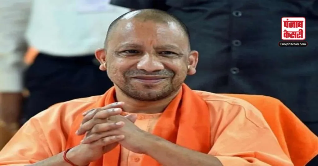 CM Yogi meets eight UP workers