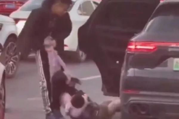 Couple Fight On Road Left Child Behind