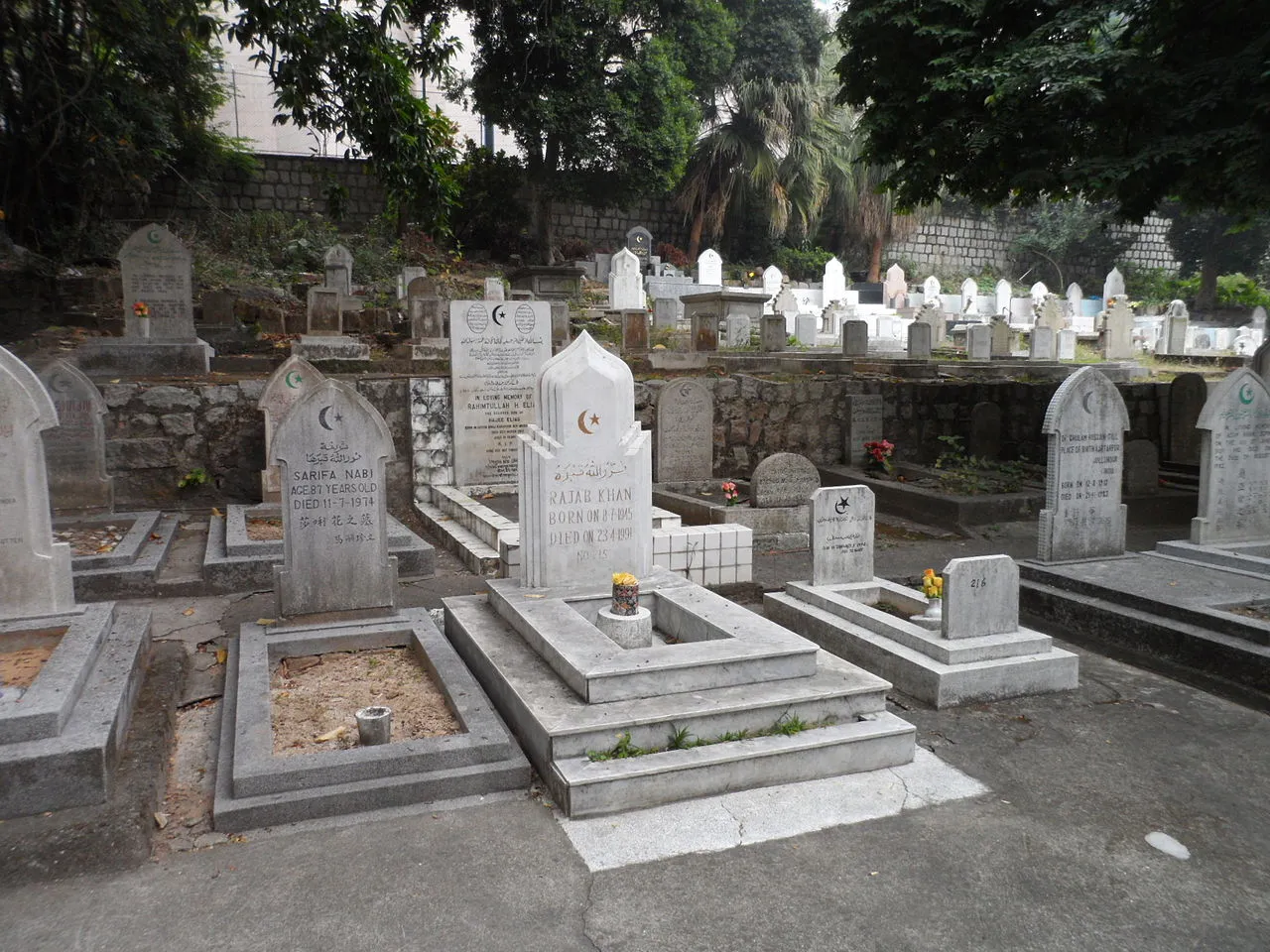 Muslims struggle to bury their dead in Japan