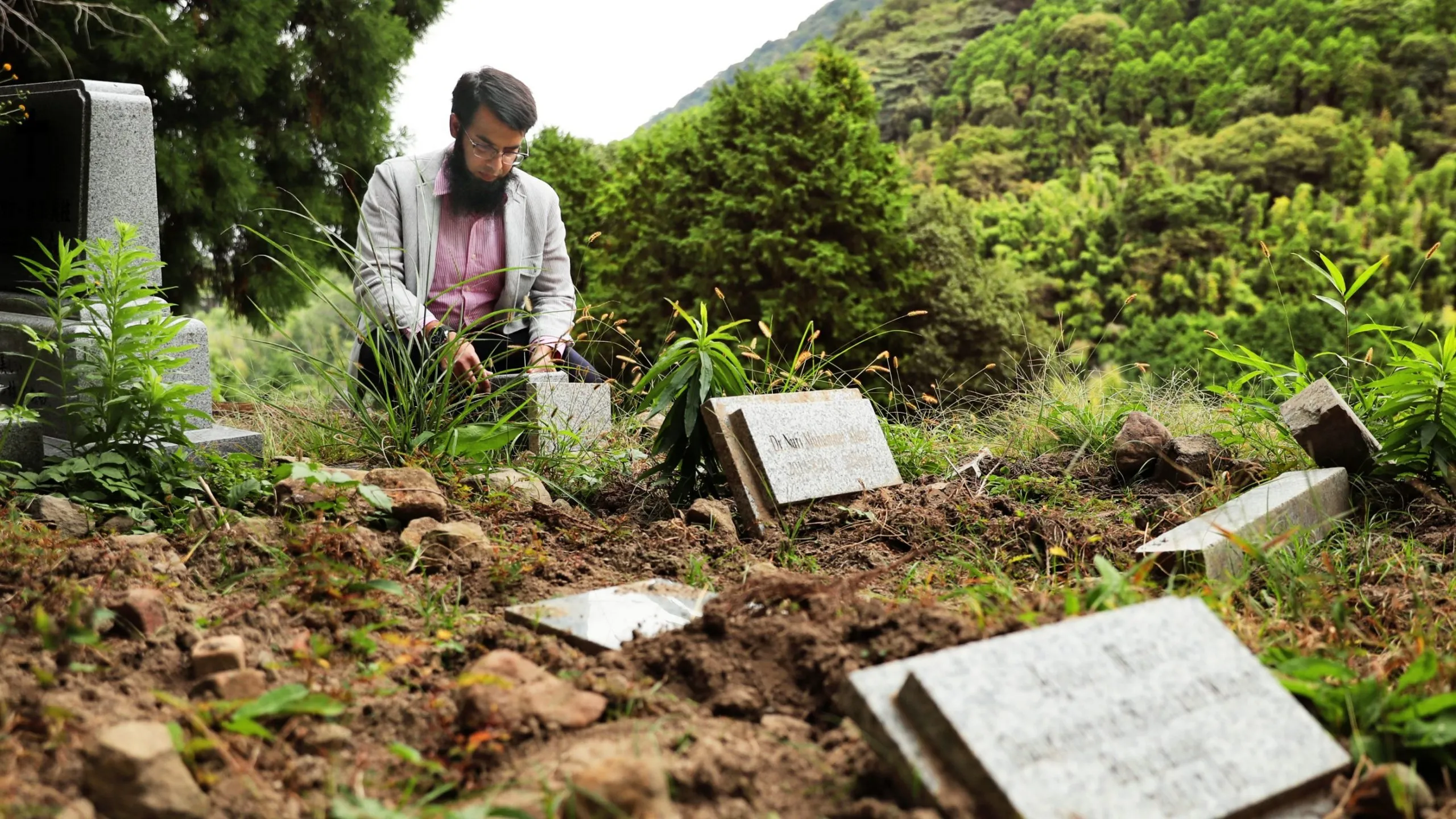 Muslims struggle to bury their dead in Japan