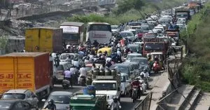 Farmers Protest: संसद भवन की तरफ बढ़े रहे किसान, दिल्ली-नोएडा सीमा पर भारी जाम