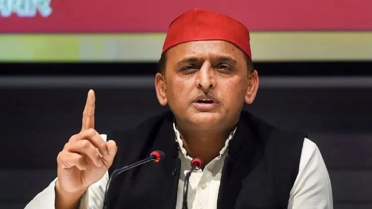 CBI summon Akhilesh Yadav in UP illegal mining probe 