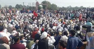Farmers Protest के चलते Gurugram-Delhi बॉर्डर पर चक्का जाम