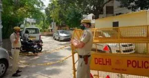 Delhi :  अपराधी को पुलिस स्टेशन ले जाने के दौरान पुलिस टीम पर हमला