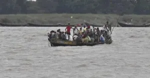 झेलम नदी में यात्रियों से भरी नाव पलटी, चार लोगों की मौत