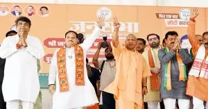 Kushinagar: CM Yogi का कांग्रेस और सपा पर तंज, ‘कोरोना संकट में एक लड़का इटली तो दूसरा इंग्‍लैंड भाग गया था’