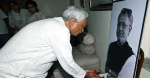दिवंगत Sushil Kumar Modi के परिवार से मिलने पहुंचे CM Nitish Kumar
