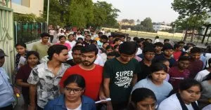 मेडिकल प्रवेश परीक्षा NEET UG का पेपर लीक होने की आशंका, पटना पुलिस की हिरासत में 5 संदिग्ध; FIR दर्ज