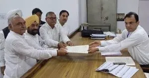 Haryana: करनाल विधानसभा उपचुनाव में CM सैनी को टक्कर देंगे त्रिलोचन, भरा नामांकन
