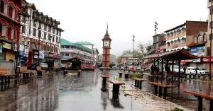 Jammu & Kashmir: मौसम ने बदले मिजाज, मैदानी इलाकों में गर्म हवा… पहाड़ों पर मूसलधार बारिश