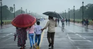 Weather Update: दिल्ली-यूपी समेत कई राज्यों में बारिश की संभावना , IMD ने इन राज्यों के लिए जारी किया हीटवेव का अलर्ट