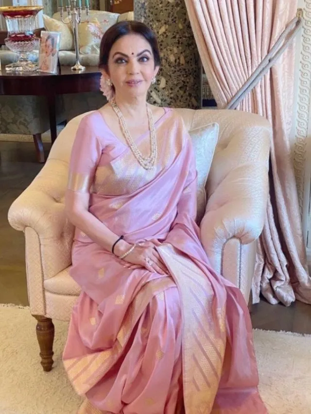 Nita Ambani Pink Saree Looks: नीता अंबानी ने इन डिजाइन में पहनी पिंक साड़ी, देखें तस्वीरें