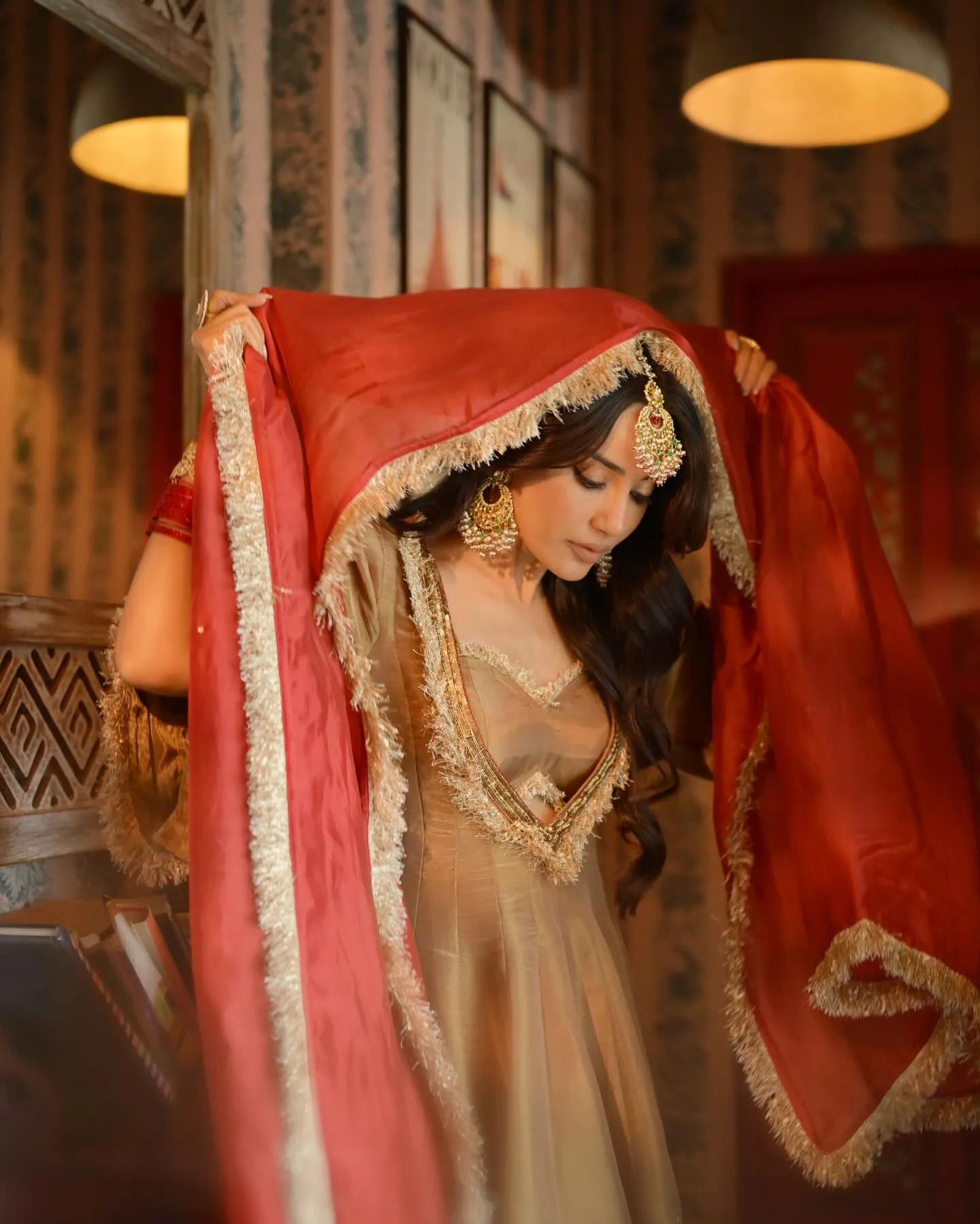 Surbhi Jyoti Photos: अनारकली सूट पहन सुरभि ज्योति ने शेयर की फोटोज, 13 439887511 18434708788012652 3299398163876742739 n