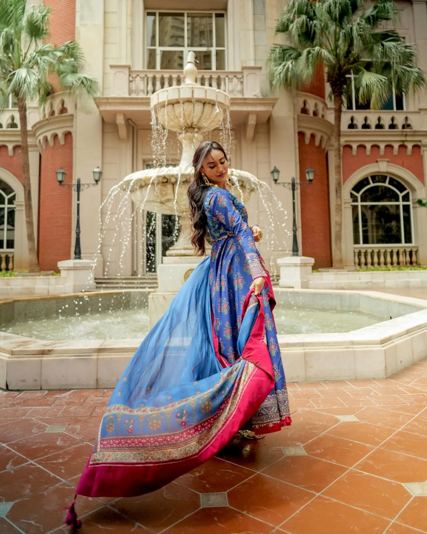 Surbhi Jyoti Photos: अनारकली सूट पहन सुरभि ज्योति ने शेयर की फोटोज, 8 451574509 18449735833012652 1201733742621560173 n 2