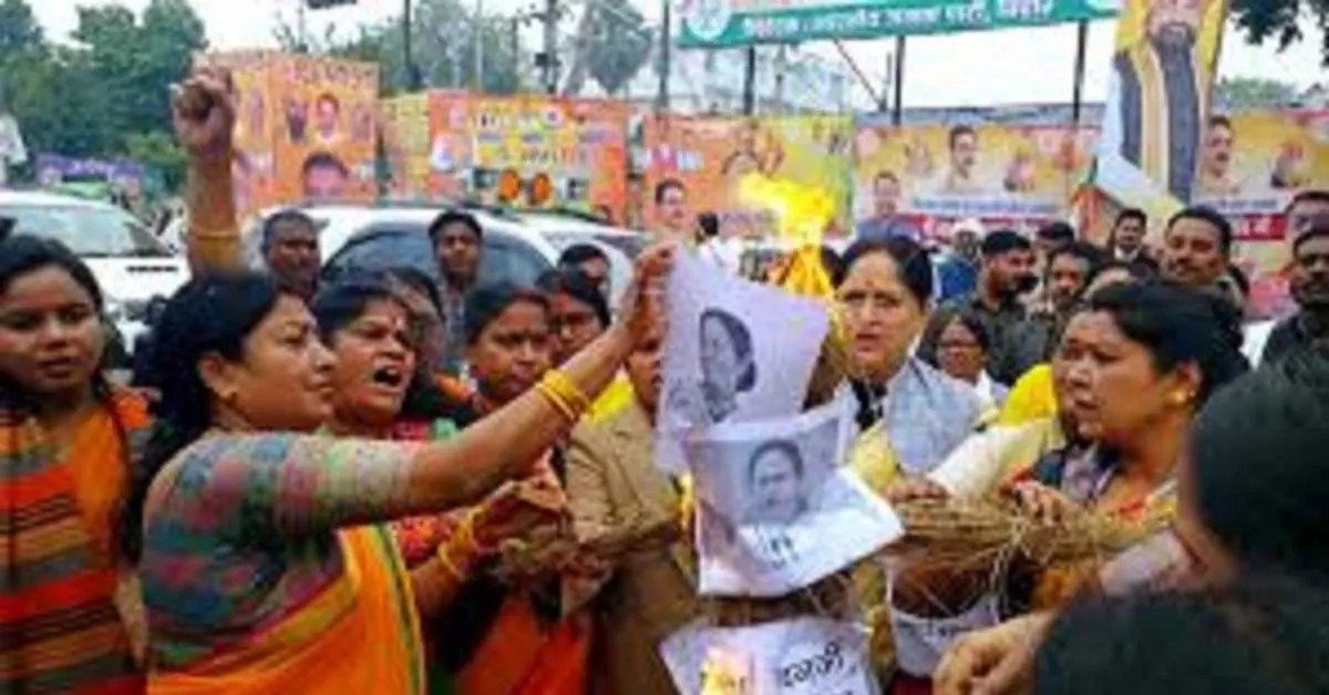 Patna : Mamata Banerjee के खिलाफ लामबंद हुई महिलाएं, इस्तीफे की मांग