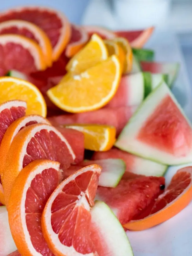 सुबह खाली पेट खाएं ये फल, पेट रहेगा ठंडा, बीमारियां भी रहेंगी दूर
