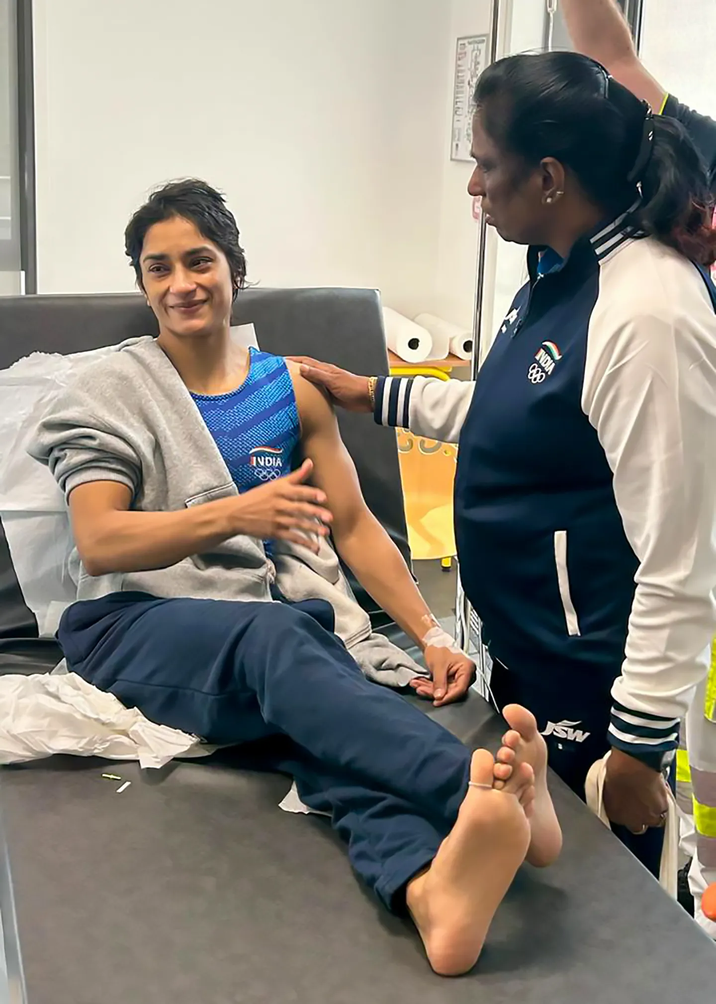 vinesh at hospital